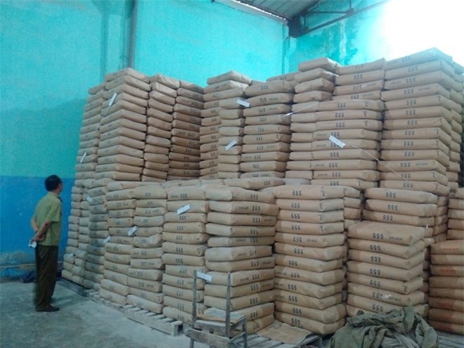 TP HCM: Phát hiện gần 2.000 tấn bột mì hết hạn sử dụng