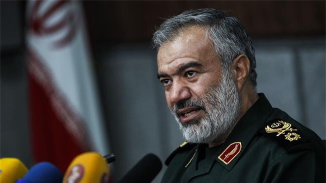 Iran cảnh báo sẽ đánh chìm các chiến hạm Mỹ