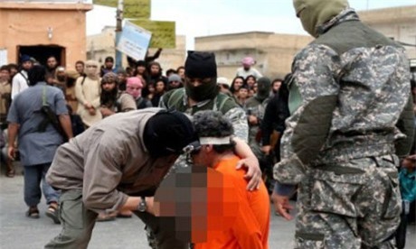 Rợn người cảnh giết tù bình "siêu tàn bạo" của phiến quân IS