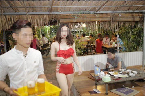 Thông tin mới vụ nhất nhân viên nhà hàng mặc bikini tiếp khách