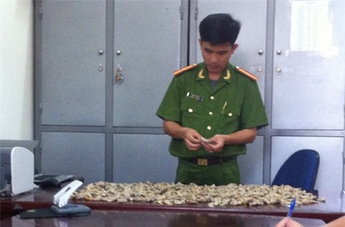 Bắt kẻ tàng trữ 680 móng vuốt được cho là móng hổ