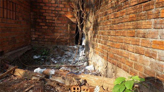 Đi tìm gà, bàng hoàng phát hiện xác chết phân hủy trơ xương