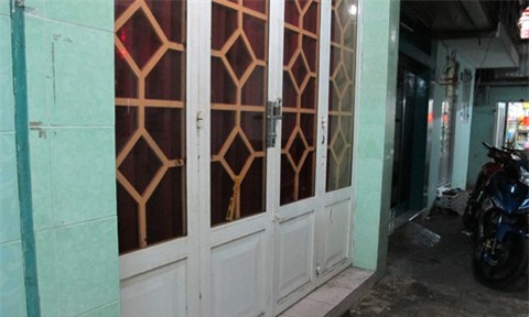 Trông nhà hộ bạn gái, nam thanh niên bất ngờ bị đâm chết