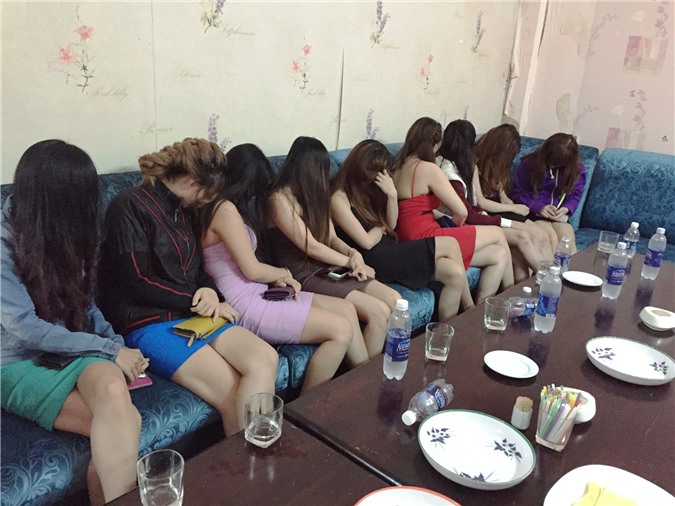 Bắt hàng chục cô gái đang phê ma túy trong khách sạn