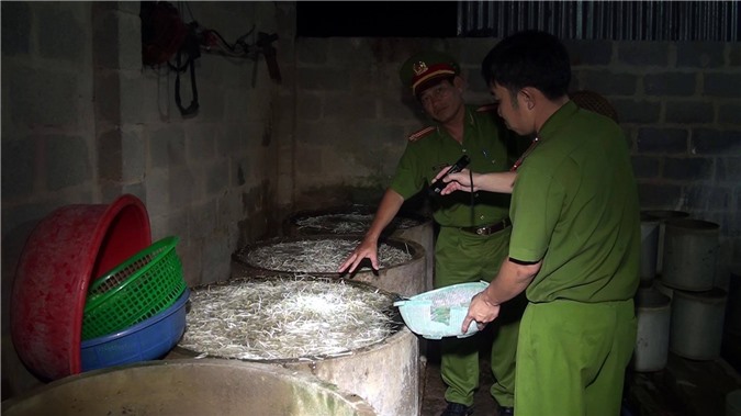 Phát hiện cơ sở sản xuất giá bằng hóa chất kích thích Trung Quốc