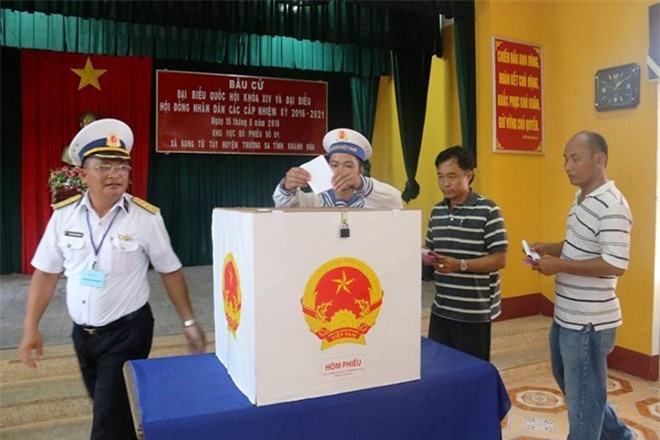 Cử tri huyện đảo Trường Sa hào hứng bầu cử sớm