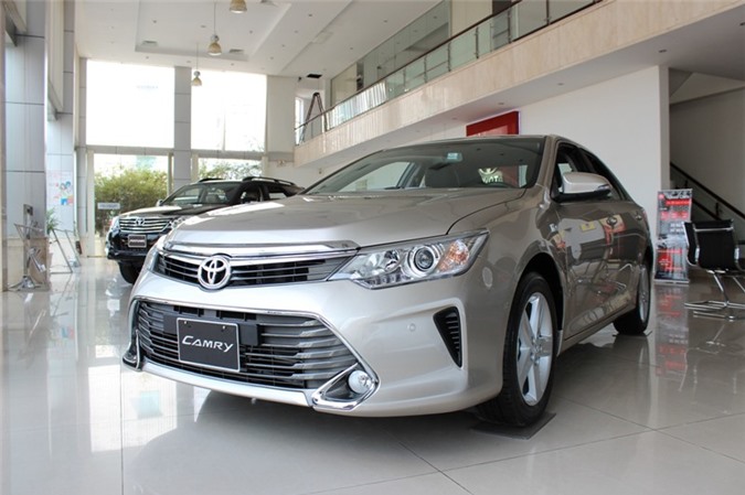 Toyota Việt Nam triệu hồi hơn 2.000 xe Camry