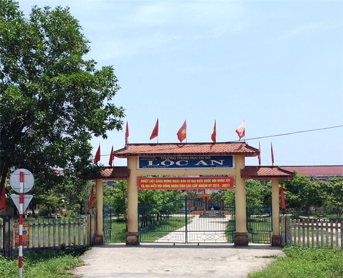 Để lại 4 lá thư tuyệt mệnh, nữ sinh tự tử ngay tại trường học