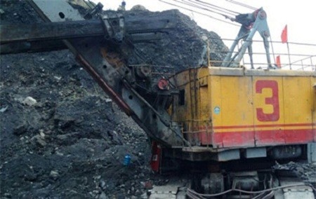 Đình chỉ PGĐ và kíp điều hành vụ 2 công nhân tử vong vì sạt lở đất