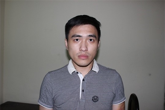 Công an giả dùng súng bắn công an thật