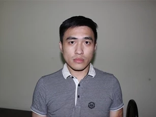 Công an giả dùng súng bắn công an thật