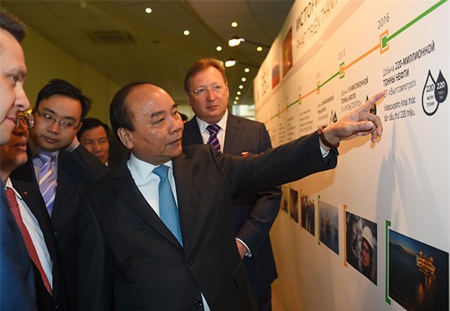 Thủ tướng thăm hai Tập đoàn dầu khí lớn nhất nước Nga