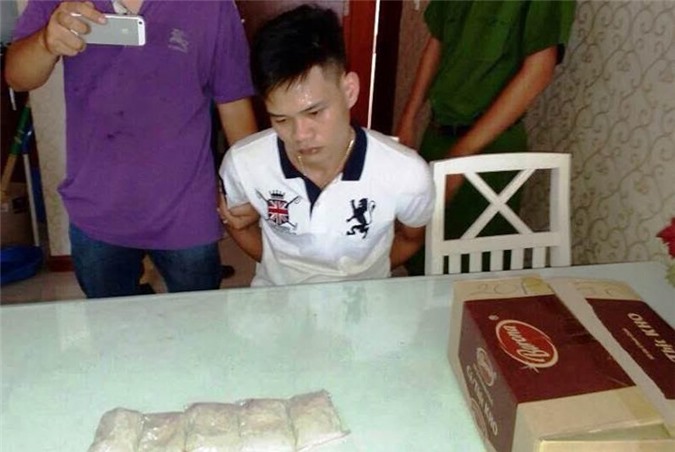 Bắt trùm ma túy Bắc - Nam luôn thủ sẵn súng K59 trong người