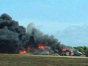 "Pháo đài bay" B-52 của Không quân Mỹ rơi ở đảo Guam
