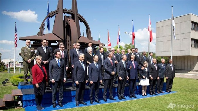 NATO tuyên bố hoàn tất việc tăng cường quân sự chống Nga