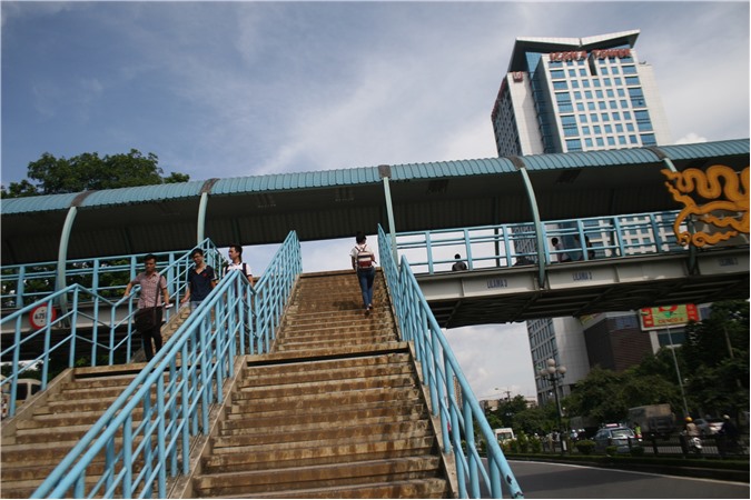 TP. HCM sắp xây 7 cầu đi bộ có thang máy, điều hòa, ca nhạc?