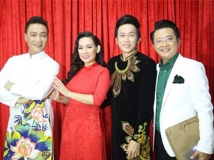 "Con trai tin đồn" của Hoài Linh lần đầu xuất hiện cổ vũ bố