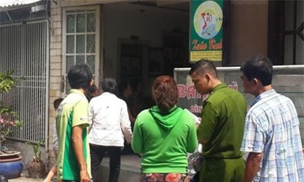 Nghi án người đàn ông mổ bụng tự sát trong nhà riêng