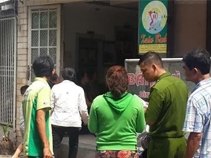 Nghi án người đàn ông mổ bụng tự sát trong nhà riêng