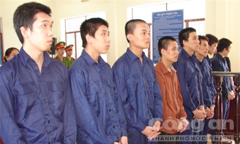 Băng cướp giật 9x táo tợn ở Tây Ninh lãnh án tù