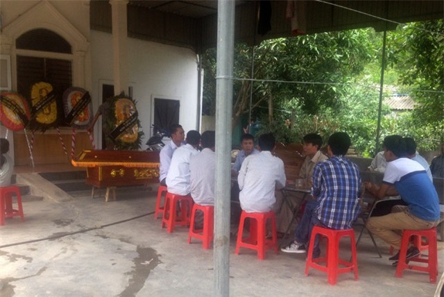 Con trai đâm chết bố đẻ trong đêm ở Nghệ An: Các nhân chứng nói gì?