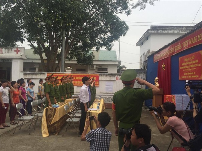 Nghệ An lần đầu tổ chức cho người bị tạm giam đi bầu cử