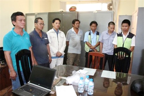 Nhân viên Jetstar móc nối trộm hơn 8.000 lít dầu máy bay