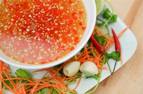 Những người cần tránh xa nước mắm