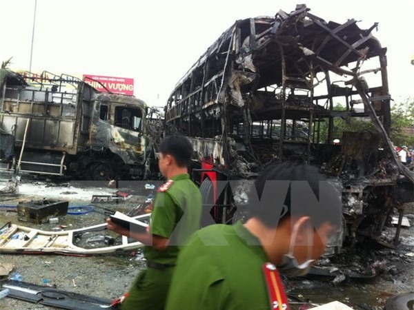 Thông tin mới nhất vụ xe khách tông nhau bốc cháy, nhiều người thiệt mạng