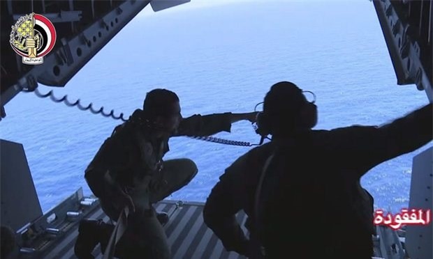 Điều tàu ngầm tìm máy bay EgyptAir mất tích ở Địa Trung Hải