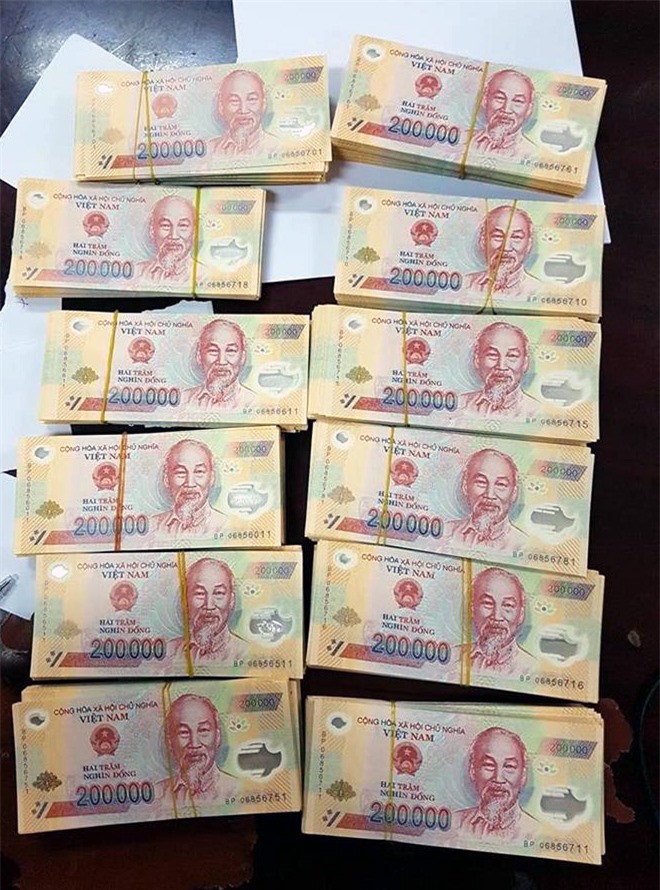 Hà Nội: Vợ chồng mang gần 500 triệu đồng tiền giả đến chợ tiêu thụ