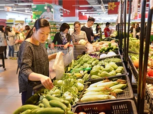 Giá tiêu dùng Việt Nam tăng 8 tháng liên tiếp