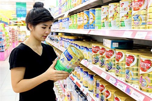 Xem xét bỏ giá trần sữa trẻ em dưới 6 tuổi từ đầu tháng 7