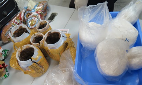 Cụ bà 76 tuổi giấu gần 3kg heroin trong hũ mắm cá rô đi Úc