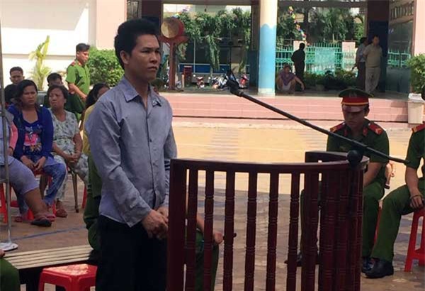 Án mạng từ việc chụp ảnh vợ bạn không xin phép