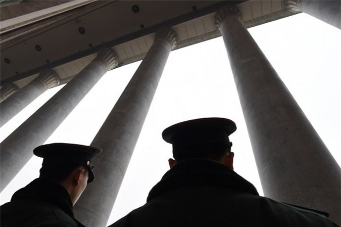 Lầu Năm Góc: Trung Quốc xây “Vạn Lý Trường Thành tự cô lập”