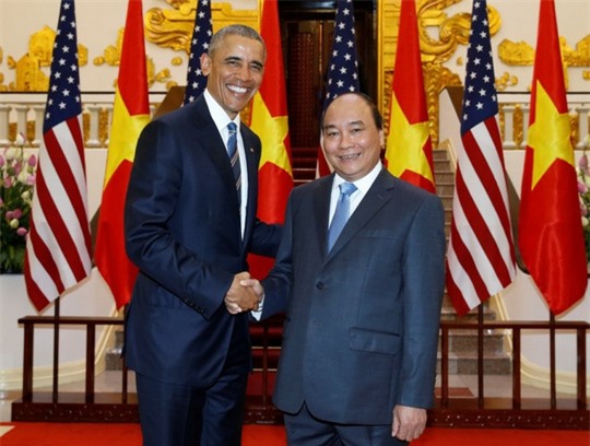  Thủ tướng Nguyễn Xuân Phúc tiếp xúc Tổng thống Obama bên lề G7