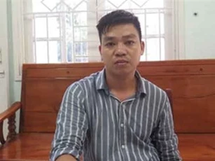 Trộm vào đám cưới ăn uống no say rồi "moi" tài sản của khách