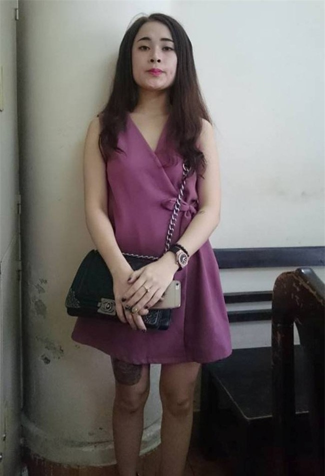 Hà Nội: "Hotgirl" xăm trổ ở đùi bị bắt vì "kẹp" ma túy