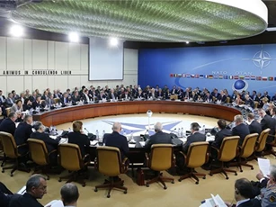Ba Lan đặt điều kiện riêng cho cuộc hội đàm Nga - NATO