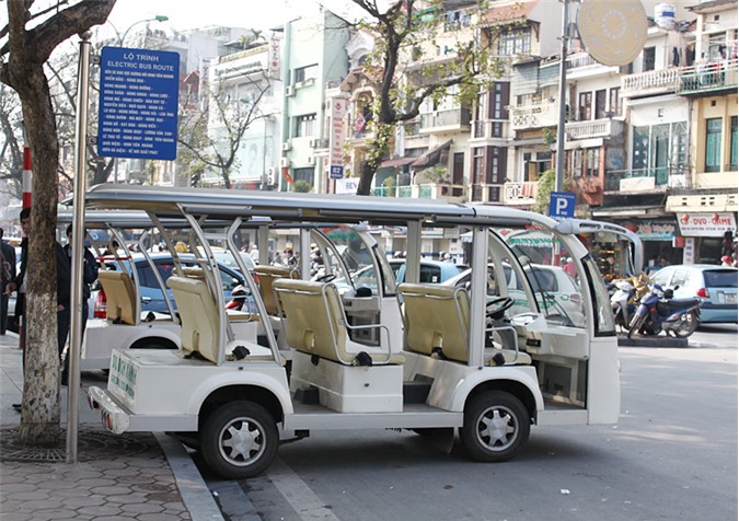 TP. HCM thí điểm 3 tuyến xe buýt điện 12 chỗ ngồi