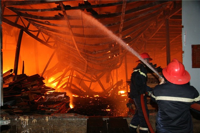Việt Nam thiệt hại 2.000 tỷ do cháy nổ và thiên tai
