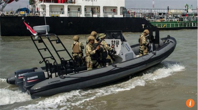 Indonesia nổ súng bắn trúng tàu cá Trung Quốc gần Biển Đông