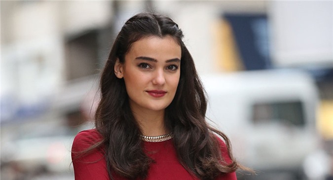 Cựu hoa Hậu Thổ Nhĩ Kỳ bị buộc tội xúc phạm Tổng thống