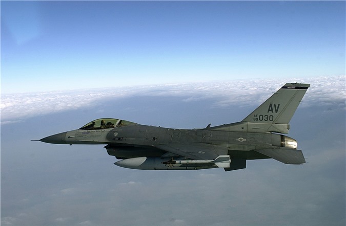 Chuyên gia Mỹ: Việt Nam sẽ mua F-16 để tuần tra Biển Đông
