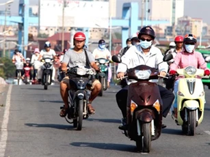 Dự báo thời tiết 3/6: Hà Nội nhiệt vẫn trên 40 độ, sắp mưa dông