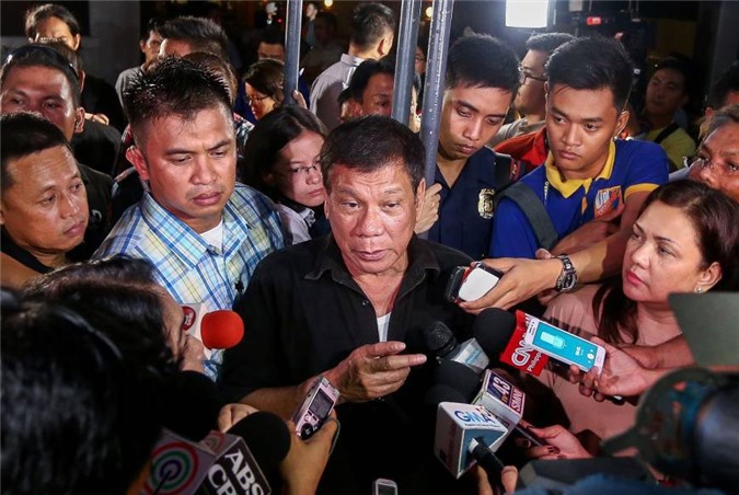 Duterte: "Thách báo chí dám tẩy chay tôi"