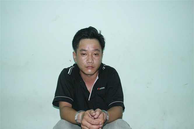 Uất ức bạn gái là "vợ người ta", gã trai đốt xe của mẹ