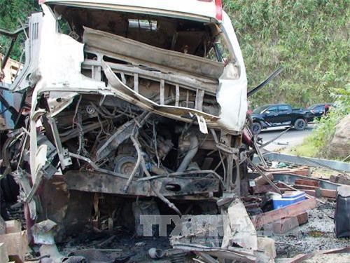 Vụ nổ xe khách ở Lào, 8 người chết: Hé lộ nguyên nhân