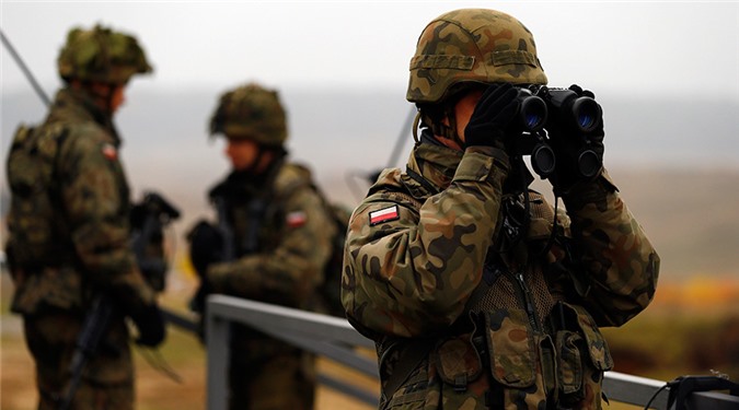 Ba Lan đối phó Nga bằng 35.000 lính bán quân sự